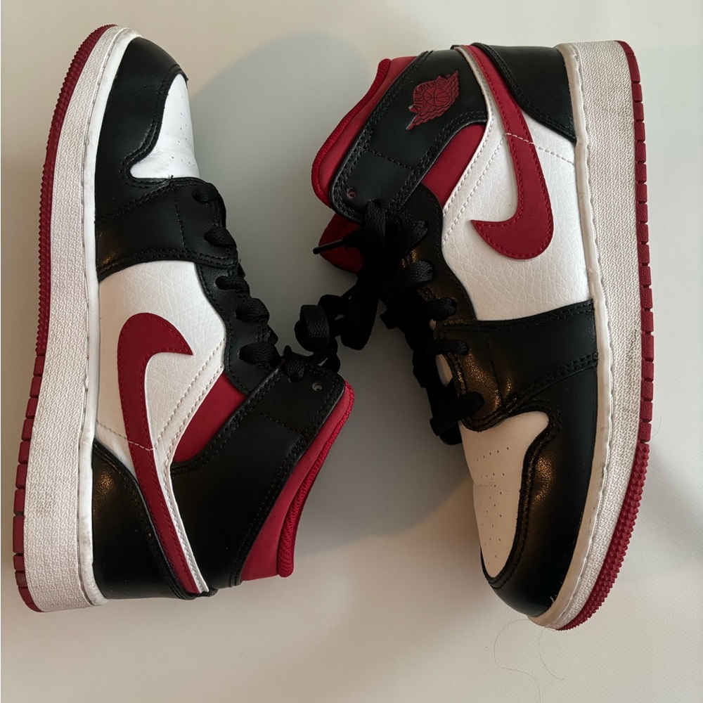 Air Jordan 1 Mid Red, Black, White Size 5.5Y or 7 women